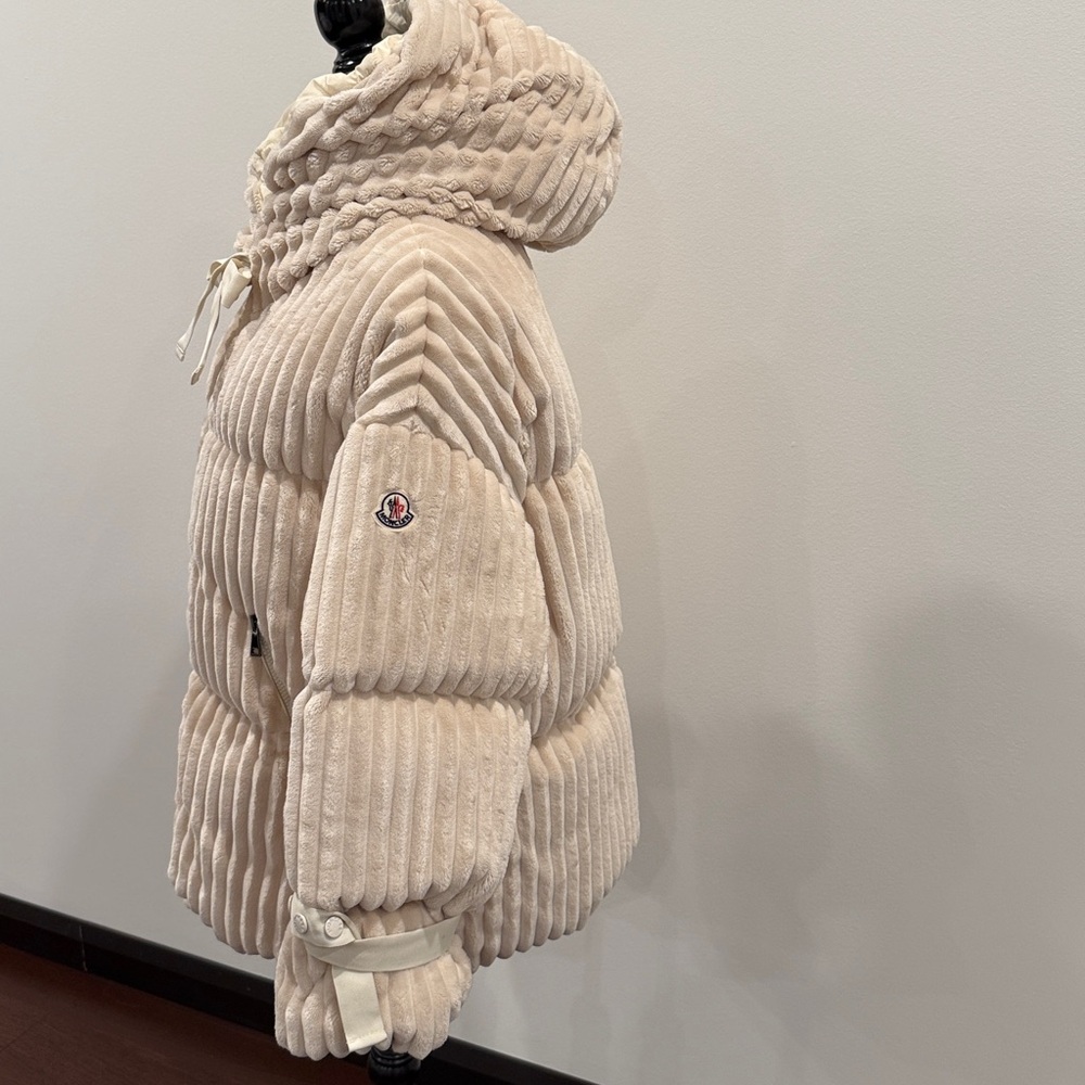 Moncler Women Beige Puffer Jacket. Authentic. Size 1.Oversize